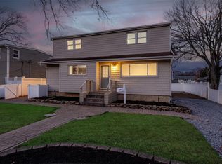 311 Neptune Ave, West Babylon, NY 11704