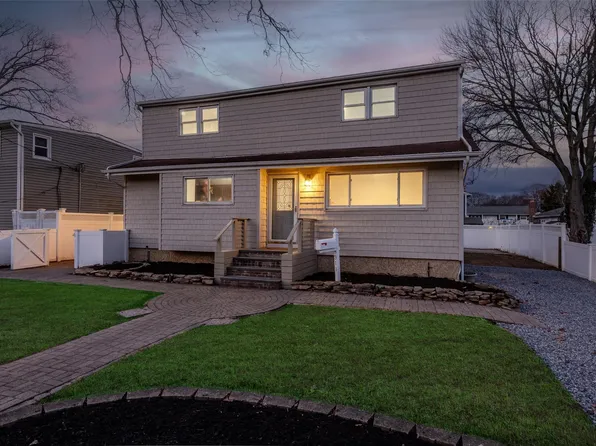 311 Neptune Avenue, West Babylon, NY 11704