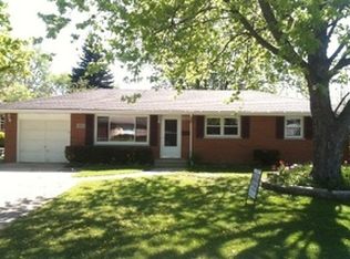 1401 Austin Ave, Aurora, IL 60505