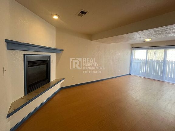 4th image of 911 Tulip St S #B
