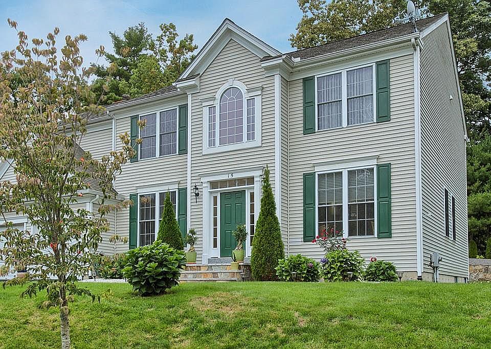 1st image of 15 Palomino Dr