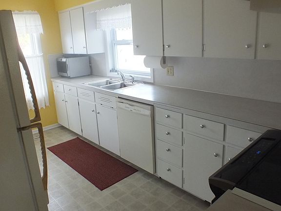 5th image of 4611 142nd Ave