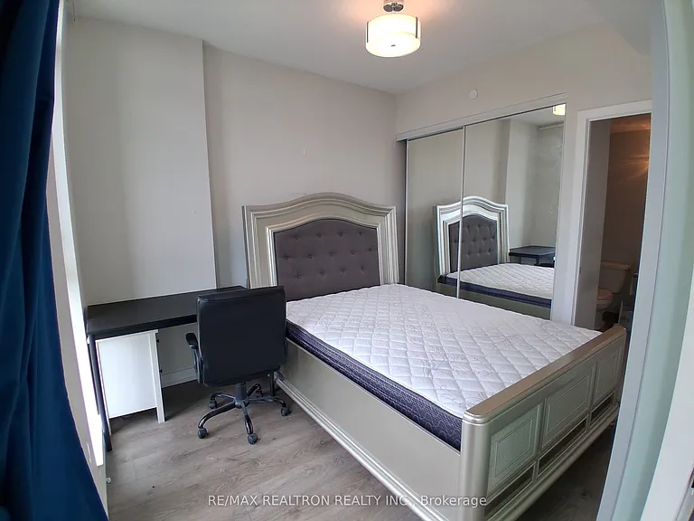 297 College St #821 — Photo 6