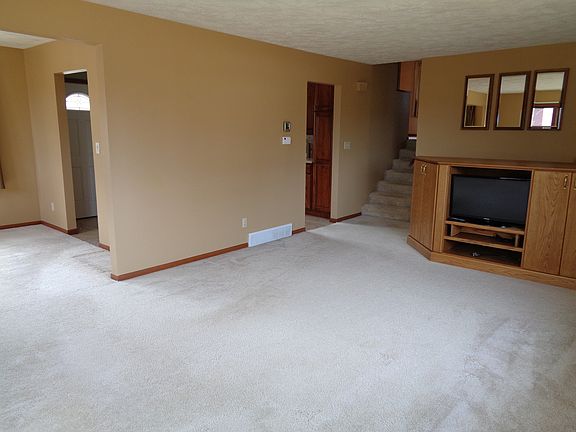 3rd image of 1001 Northland Dr