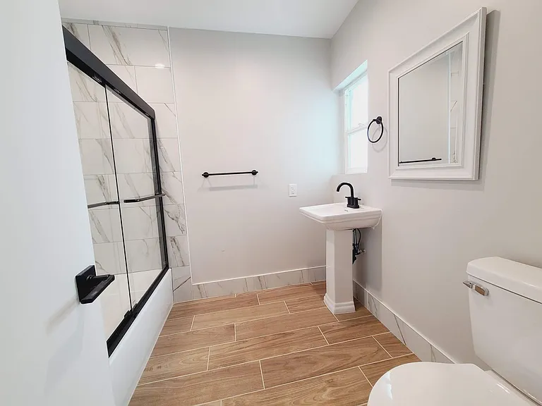 1776 S Rimpau Blvd — Photo 7