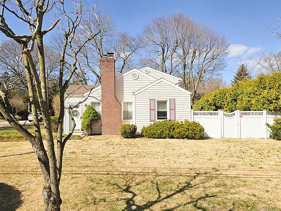 2nd image of 43 Fort Hill Road