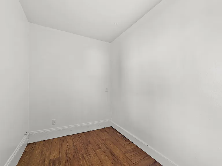 8302 Sowinski Ave — Photo 10