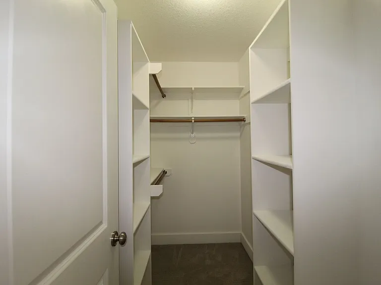 3733 Thompson Cir — Photo 16
