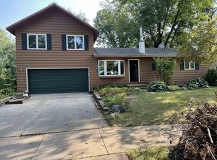 5937 Meadowood Dr, Madison, WI 53711