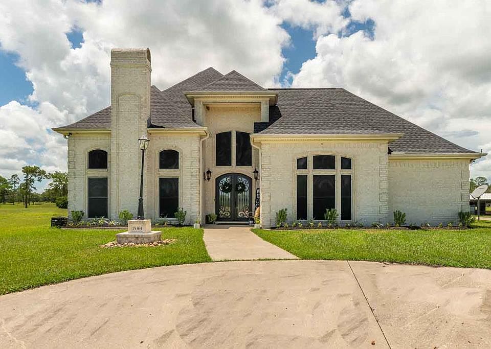 1st image of 15365 Grace Cir N