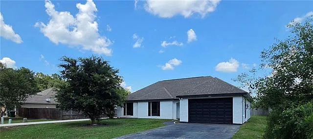 3 bed, 2.0 bath, 1404 sqft, $1,750 — Photo 2