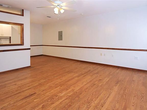 3rd image of 410 Anita St APT 1D