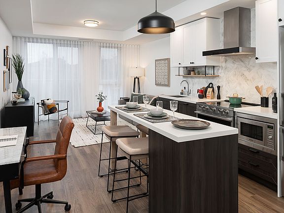 5th image of 555 College St #601