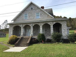 105 Jefferson St, Mount Morris, PA 15349