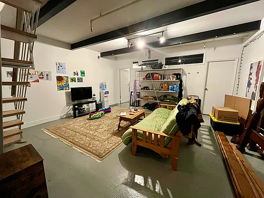 Rented by The KCI Group | media 4