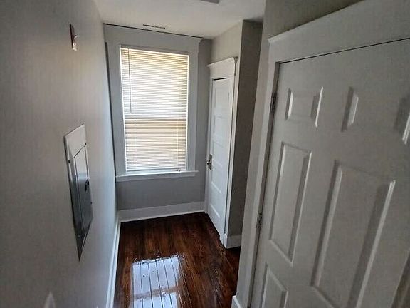 4th image of 135 Pendleton St #3
