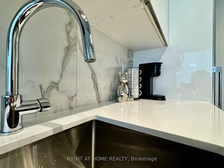 458 Richmond St W #1007 — Photo 10