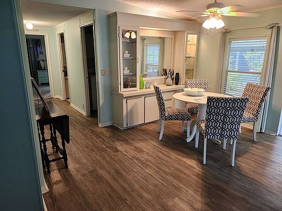 DINING AREA WITH HUTCH