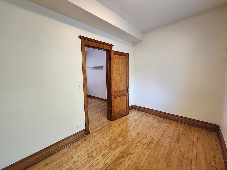 1st image of 2130 W Iowa St #1B