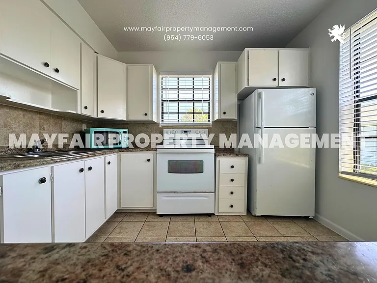 306 2nd Ave S #9 — Photo 4