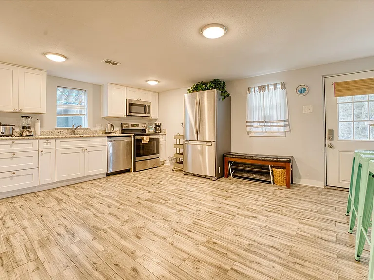 1917 Avenue M 1/2 — Photo 4