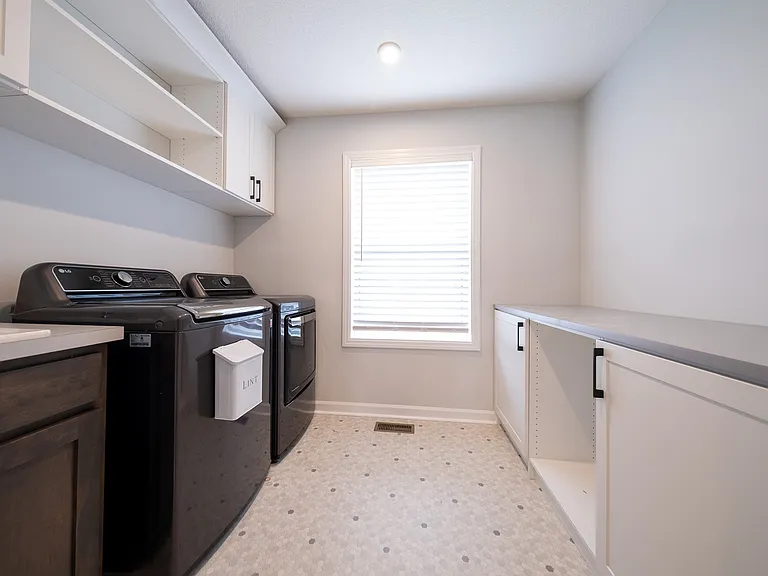 3849 Thrush St — Photo 37