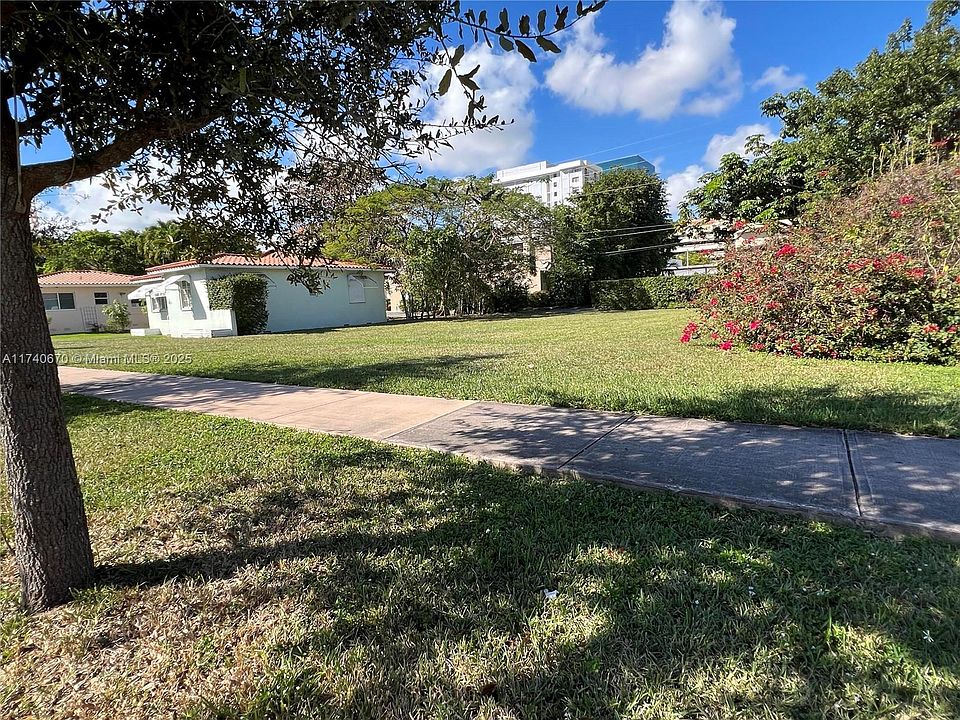 1st image of 25 Sevilla Ave