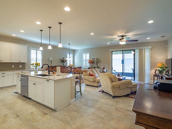 4th image of 2721 Casterton Dr
