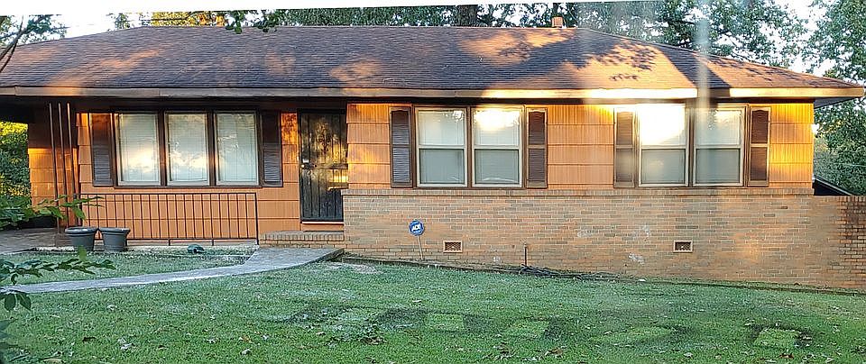 1st image of 705 Oakland Dr