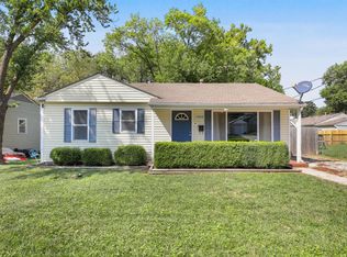 488 N Neconi Ave, Bonner Springs, KS 66012