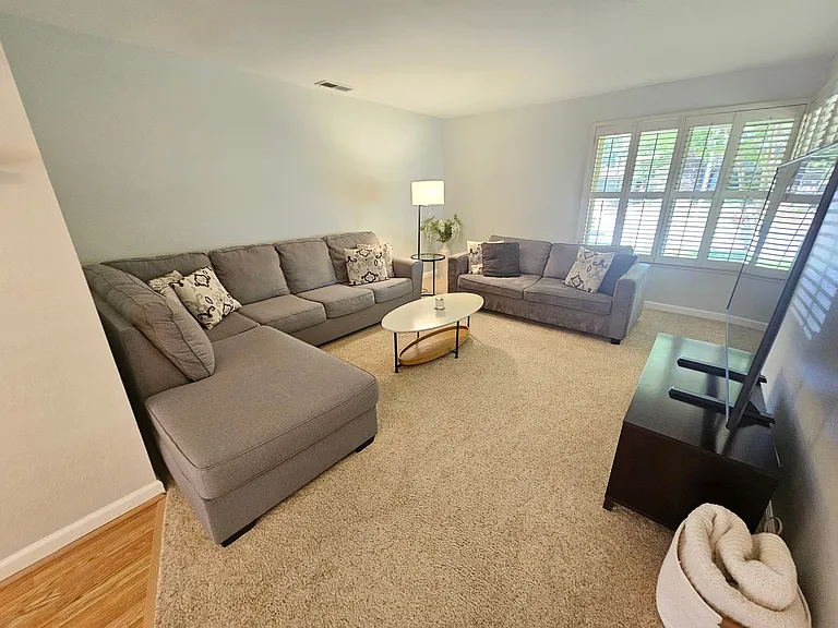 1116 Vanessa Dr — Photo 3