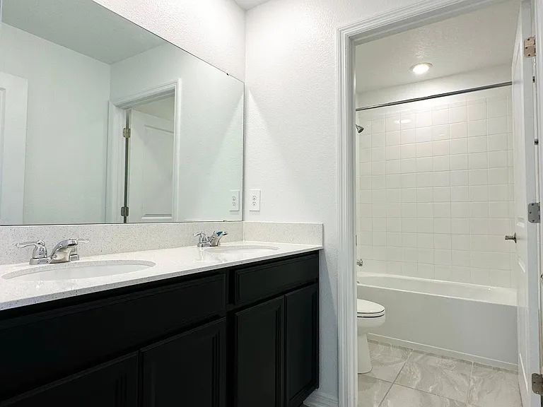 924 Serchio St — Photo 17