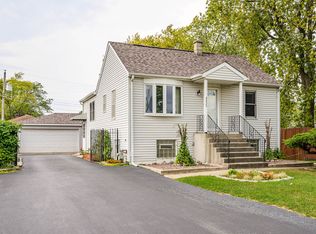8820 Meade Ave, Oak Lawn, IL 60453