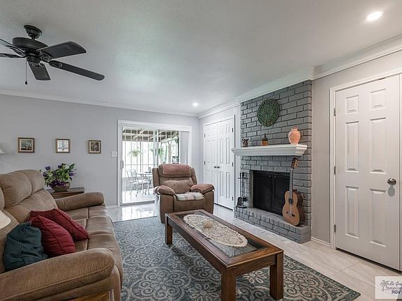 2nd image of 2416 S Parkwood Dr