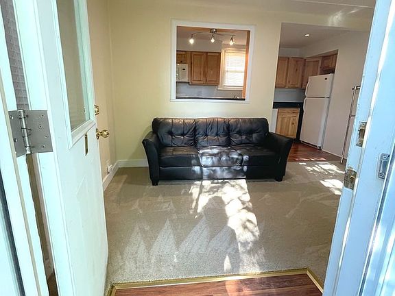 5th image of 413 W Liberty St APT 2
