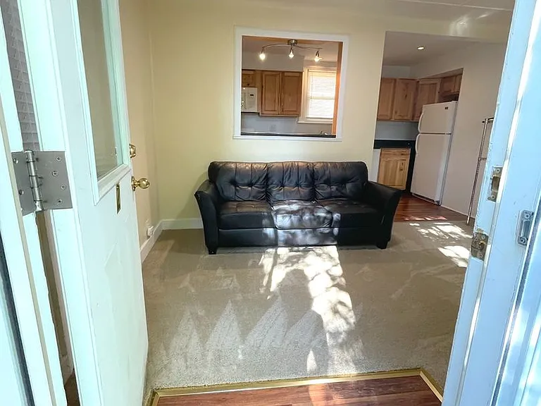 413 W Liberty St — Photo 5