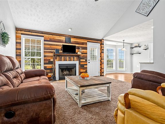 5th image of 390 Lee Road 2126