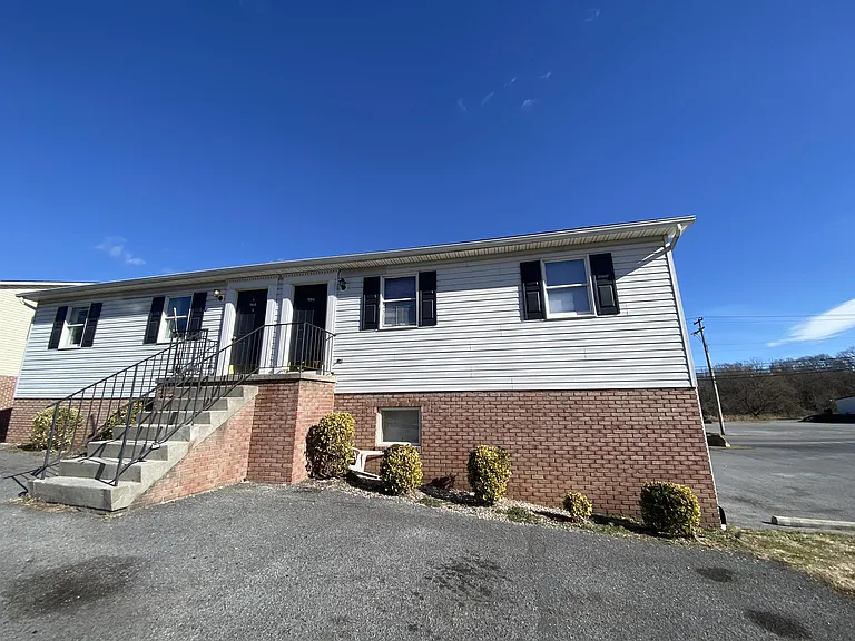 700 Thomas Ln — Photo 10