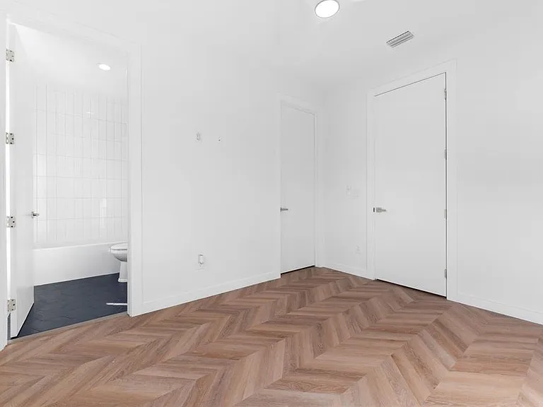 102 W Adalee St #4 — Photo 23