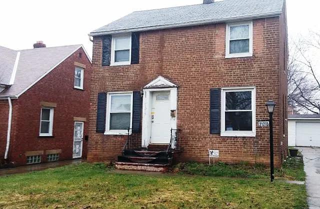 21215 Clare Ave photo 1