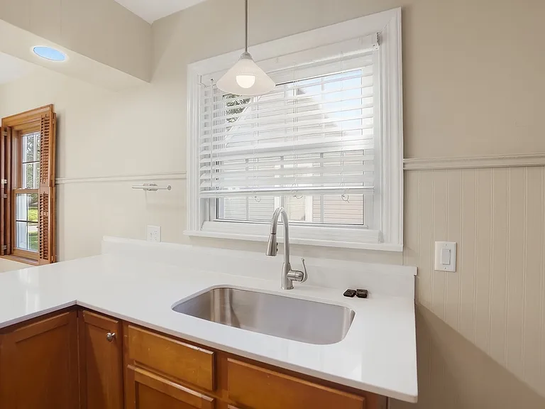 1028 Colwick Dr — Photo 12