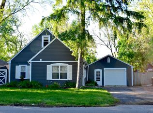204 E Willow Dr, Round Lake Park, IL 60073
