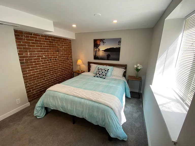 1523 E Liberty Ave — Photo 14
