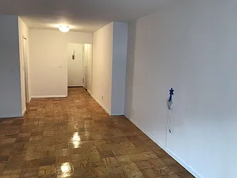 Rented by Metropolis Real Estate of Manhattan