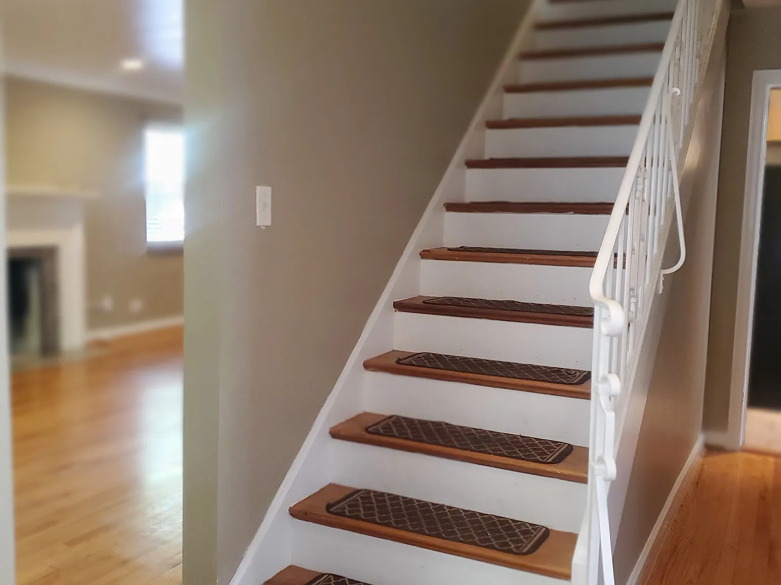 4 bed, 2.5 bath, 2116 sqft, $2,200 — Photo 3