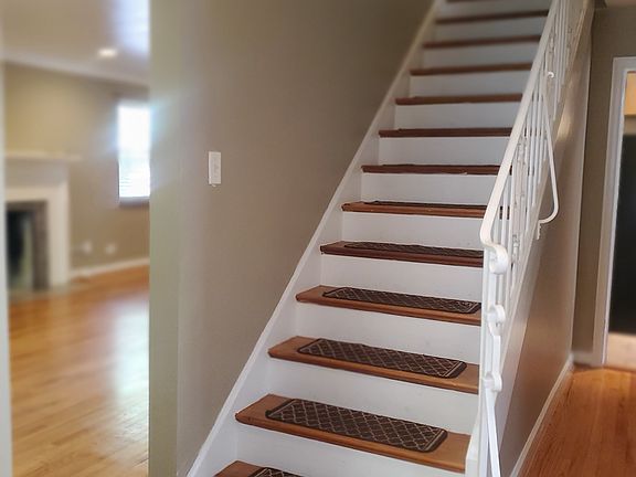 3rd image of 7510 Castleton Pl