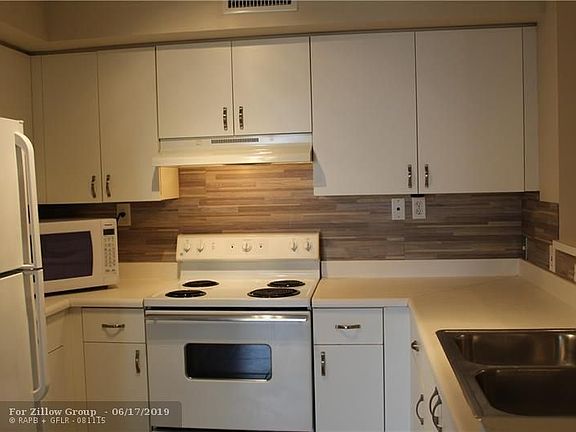 3rd image of 7840 Sonoma Springs Cir APT 103
