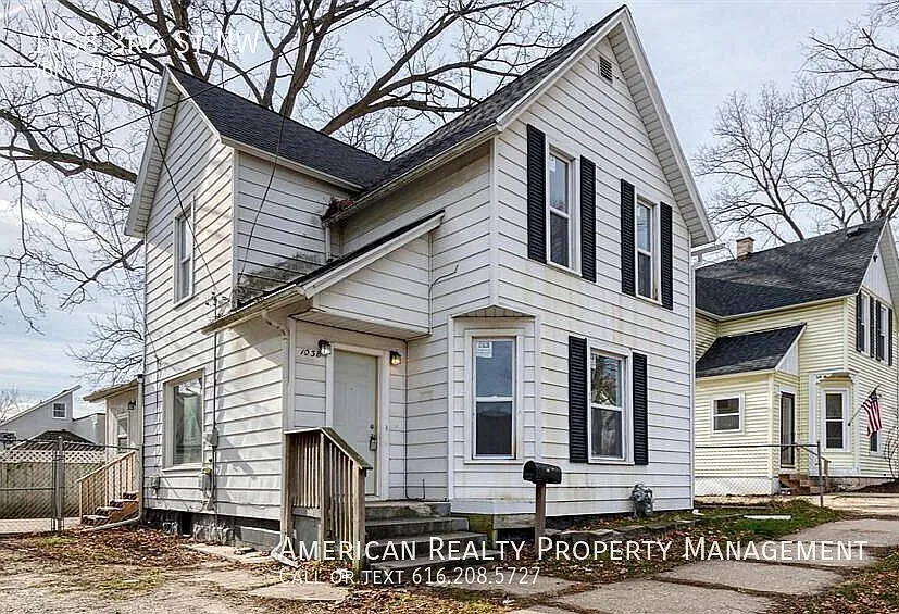 3 bed, 1.5 bath, 1150 sqft, $1,900 — Photo 1