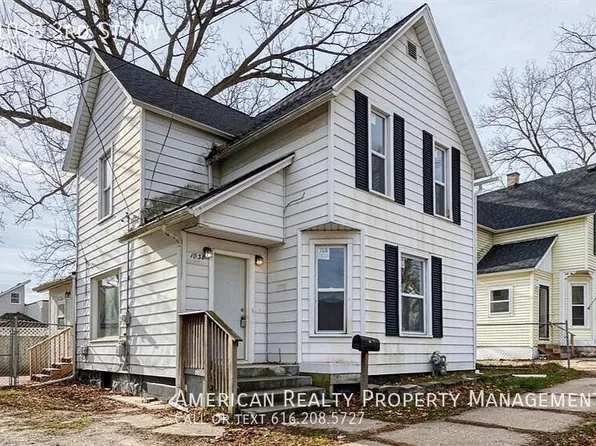 1038 3rd St NW, Grand Rapids, MI 49504