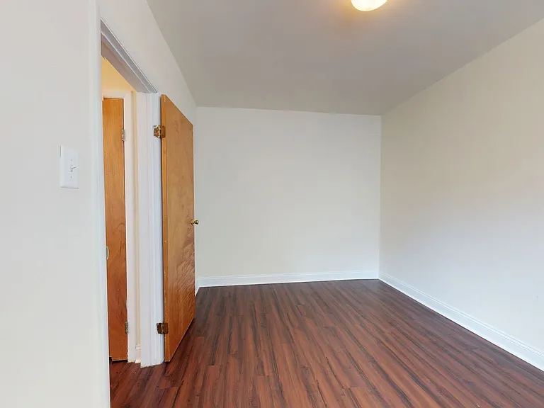 Chester Lynn Apartments — Photo 38